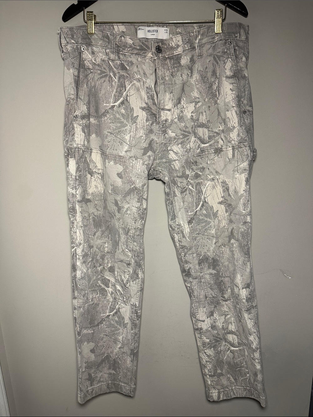 Hollister double knee Men's Gray Camouflage-Print Cargo Pants